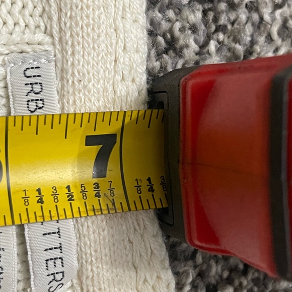 Urban Outfitters cream v neck ribbed long sleeve cropped sweater petite S - Picture 13 of 13